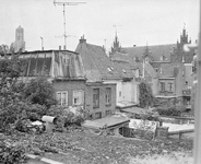 881188 Gezicht op de achterzijden van de huizen Andreasstraat 14 (links) -lager te Utrecht.